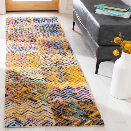 Safavieh Nantucket 2'-3" x 6'-0" Rug in Beige / Brown
