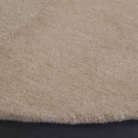 Safavieh Fifth Avenue 6'-0" x 6'-0" Rug in Beige
