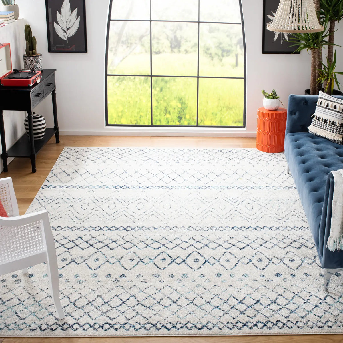 Safavieh Madison 700 10'-0" x 14'-0" Rug in Ivory / Navy