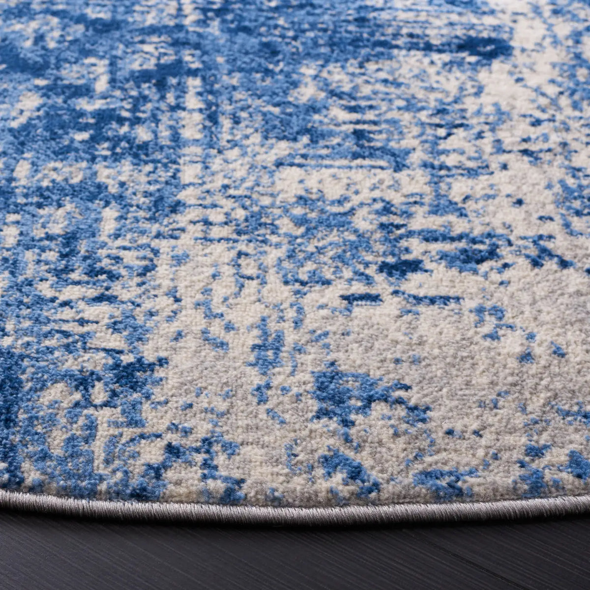 Safavieh Jasper 100 6'-7" x 6'-7" Rug in Navy / Ivory