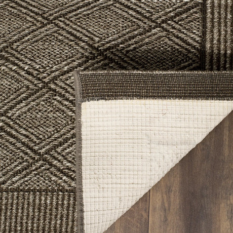 Safavieh Palm Beach 4'-0" x 6'-0" Rug in Silver