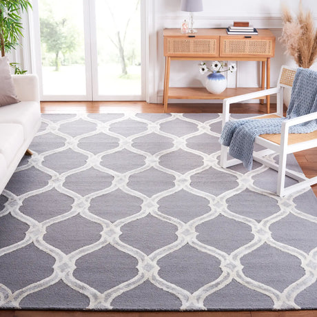 Safavieh Manchester 8'-0" x 10'-0" Rug in Dark Grey / Ivory