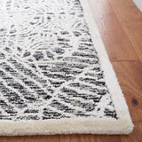 Safavieh Precious 4'-0" x 6'-0" Rug in Black / Ivory