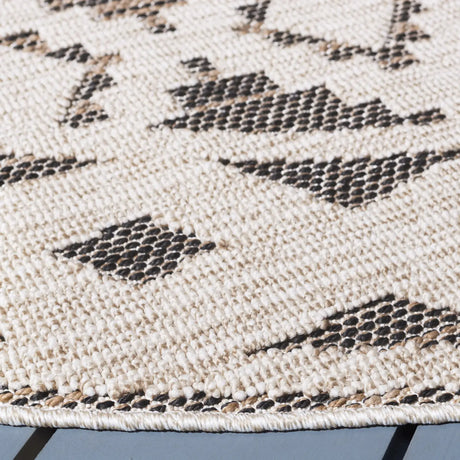 Safavieh Global 6'-7" x 6'-7" Rug in Beige / Dark Beig