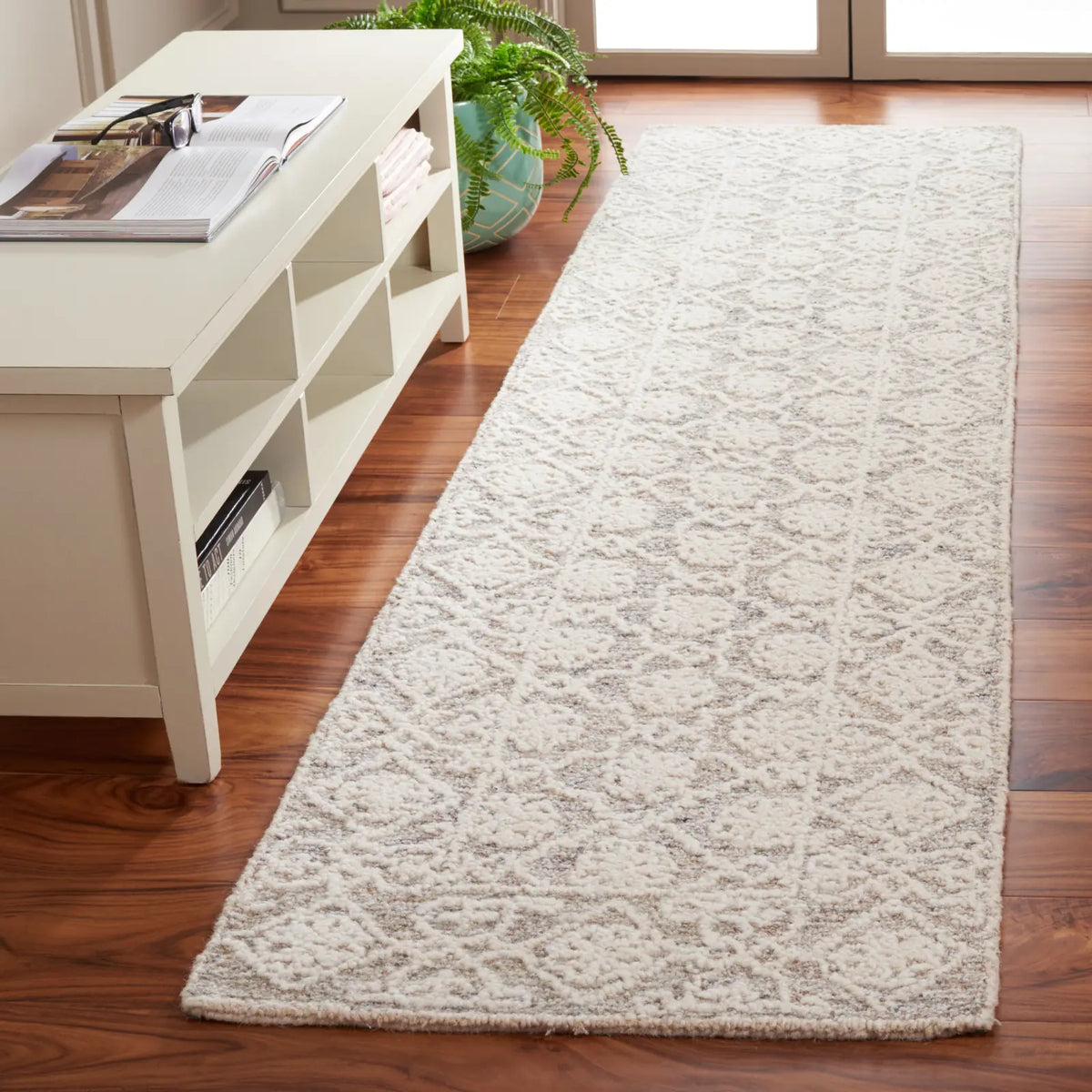 Safavieh Ebony 2'-3" x 9'-0" Rug in Grey / Ivory