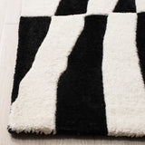 Safavieh Soho 5'-0" x 8'-0" Rug in Black / Ivory