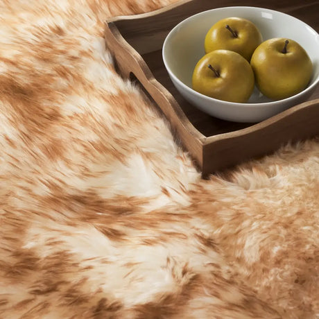 Safavieh Sheep Skin 3'-7" x 6'-0" Rug in Off White / Coco Brown