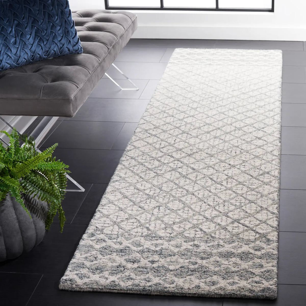Safavieh Abstract 2'-3" x 8'-0" Rug in Grey / Ivory