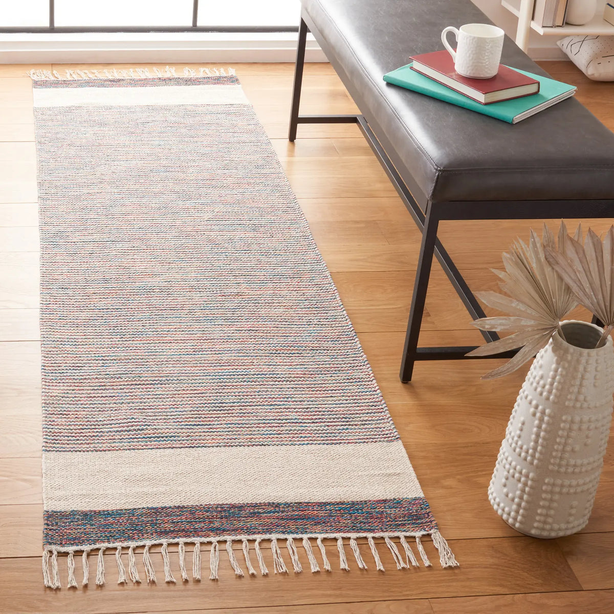 Safavieh Montauk 2'-3" x 7'-0" Rug in Beige / Blue