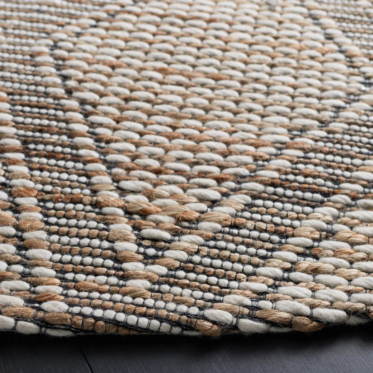 Safavieh Marbella 6'-0" x 6'-0" Rug in Natural / Ivory