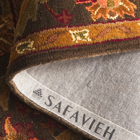 Safavieh Antiquity 5'-0" x 8'-0" Rug in Green / Gold