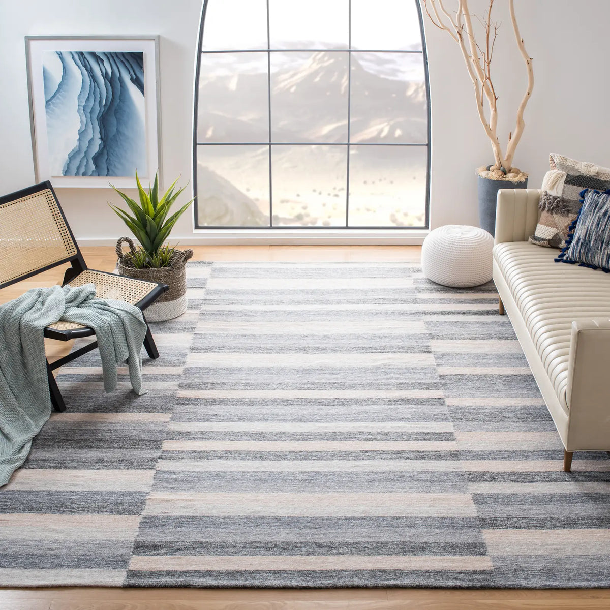 Safavieh Striped Kilim 8'-0" x 10'-0" Rug in Grey