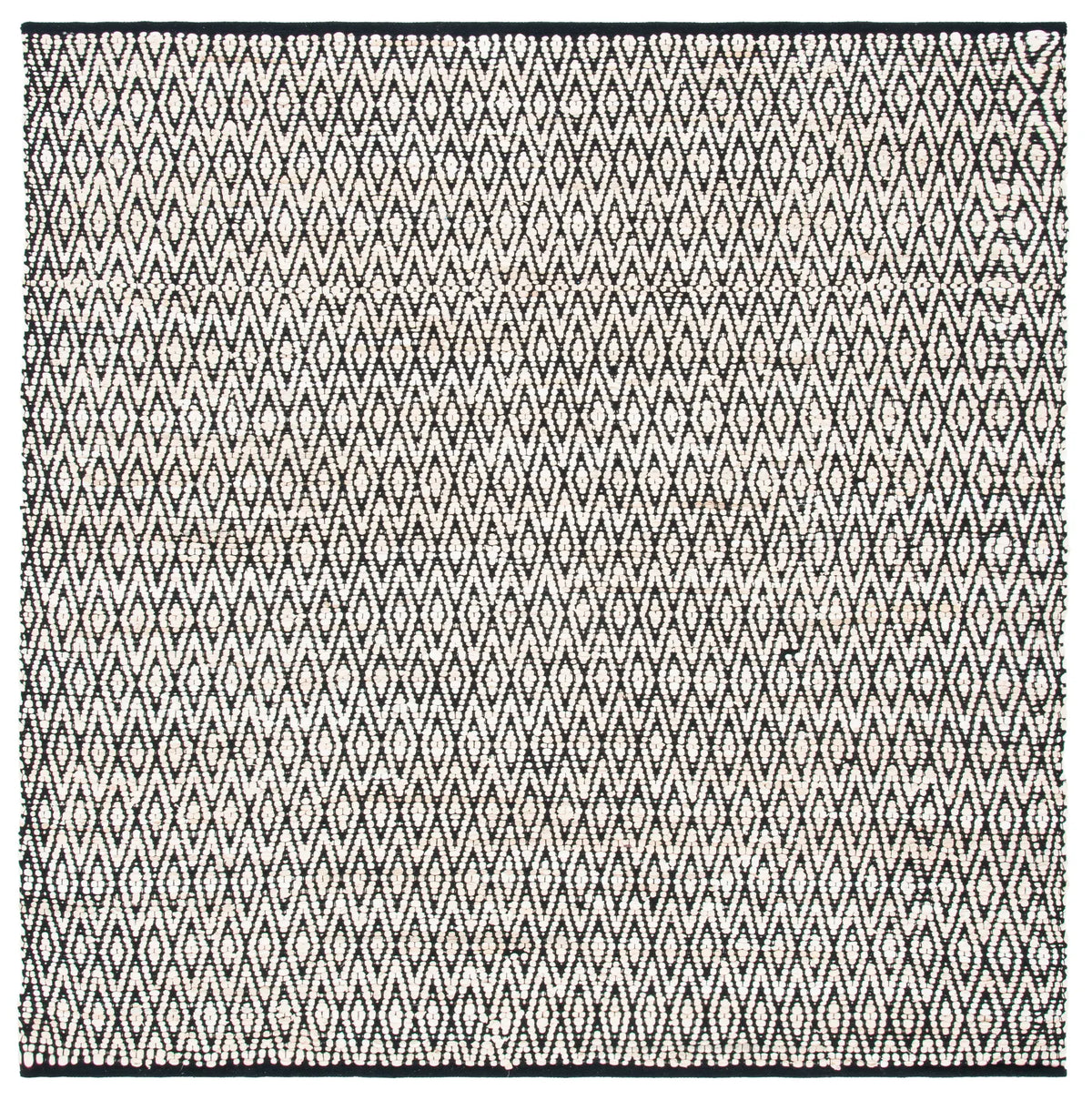Safavieh Montauk 6'-0" x 6'-0" Rug in Beige / Black
