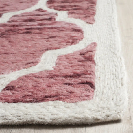 Safavieh Himalaya 8'-0" x 10'-0" Rug in Red / Ivory