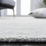 Safavieh Metro 4'-0" x 6'-0" Rug in Sage / Ivory