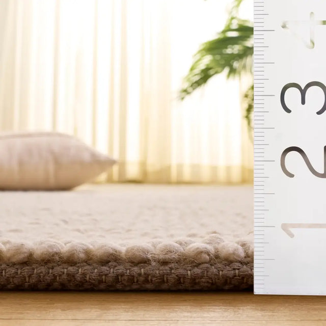 Safavieh Natura 5'-0" x 8'-0" Rug in Ivory