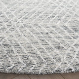 Safavieh Abstract 6'-0" x 6'-0" Rug in Grey / Ivory