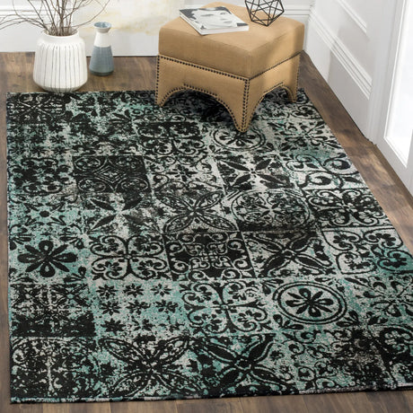 Safavieh Classic Vintage 4'-0" x 6'-0" Rug in Teal / Black