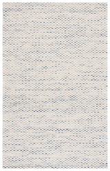 Safavieh Marbella 4'-0" x 6'-0" Rug in White / Navy