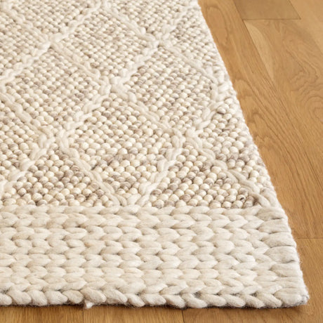 Safavieh Natura 4'-0" x 6'-0" Rug in Brown / Ivory