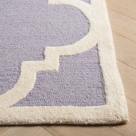 Safavieh Cambridge 5'-0" x 8'-0" Rug in Silver / Ivory