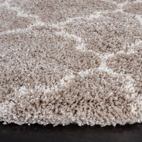 Safavieh Hudson Shag 7'-0" x 7'-0" Rug in Beige / Ivory
