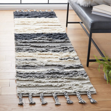Safavieh Kenya 2'-3" x 8'-0" Rug in Ivory / Grey