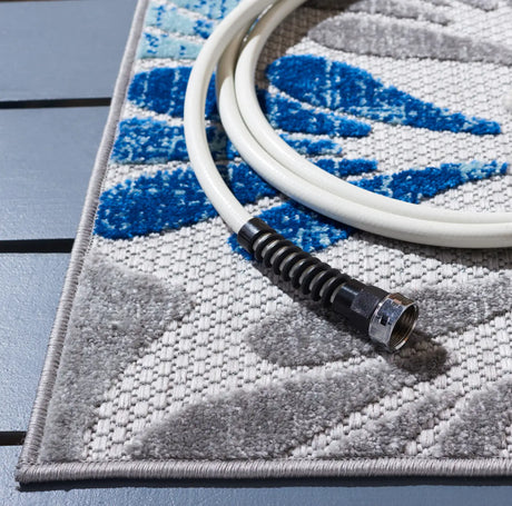 Safavieh Cabana 4'-0" x 6'-0" Rug in Grey / Blue