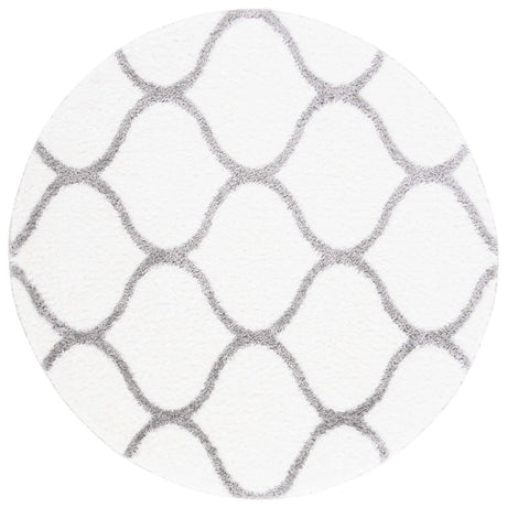 Safavieh Tahoe Shag 6'-7" x 6'-7" Rug in White / Grey