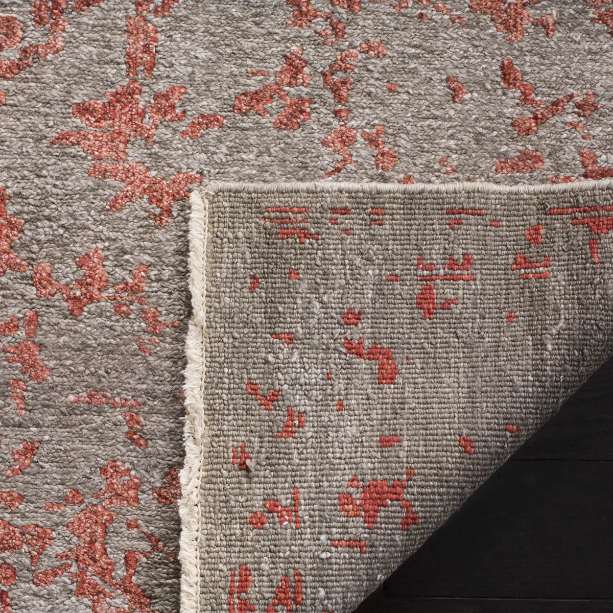 Safavieh Centennial 6'-0" x 9'-0" Rug in Grey / Red