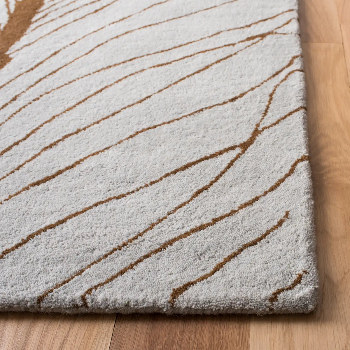 Safavieh Soho 3'-6" x 5'-6" Rug in Grey / Brown
