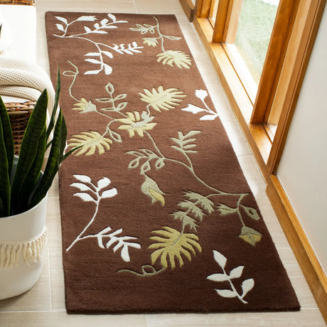 Safavieh Soho 2'-6" x 8'-0" Rug in Brown