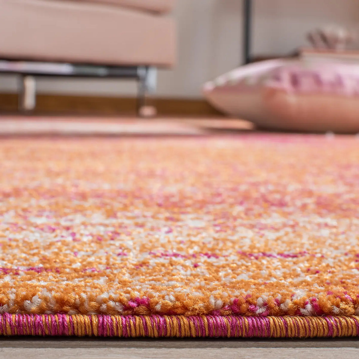 Safavieh Evoke 4'-0" x 6'-0" Rug in Ivory / Orange