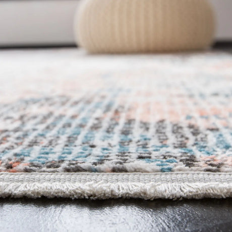 Safavieh Shivan 4'-0" x 6'-0" Rug in Ivory / Grey