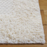 Safavieh Kenya 4'-0" x 6'-0" Rug in Ivory