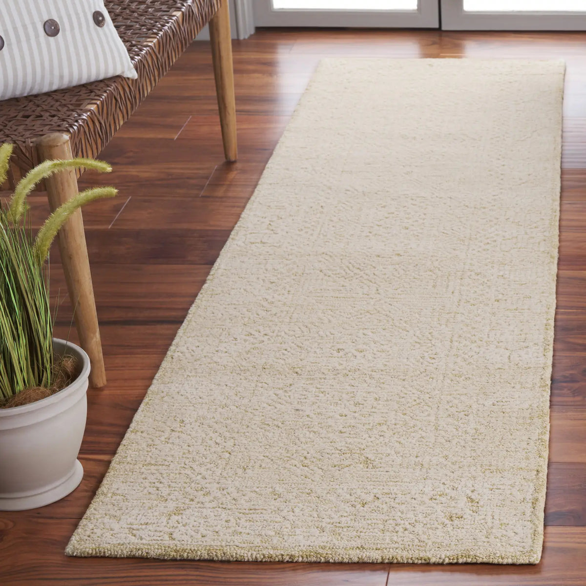 Safavieh Textural 2'-3" x 8'-0" Rug in Gold / Ivory