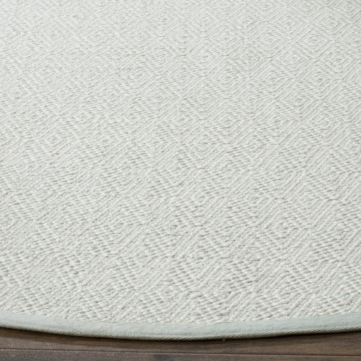 Safavieh Montauk 6'-0" x 6'-0" Rug in Ivory / Foam Green