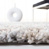 Safavieh Fontana Shag  800 4'-0" x 6'-0" Rug in Grey / Ivory