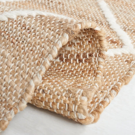 Safavieh Natural Fiber 4'-0" x 6'-0" Rug in Natural / Ivory