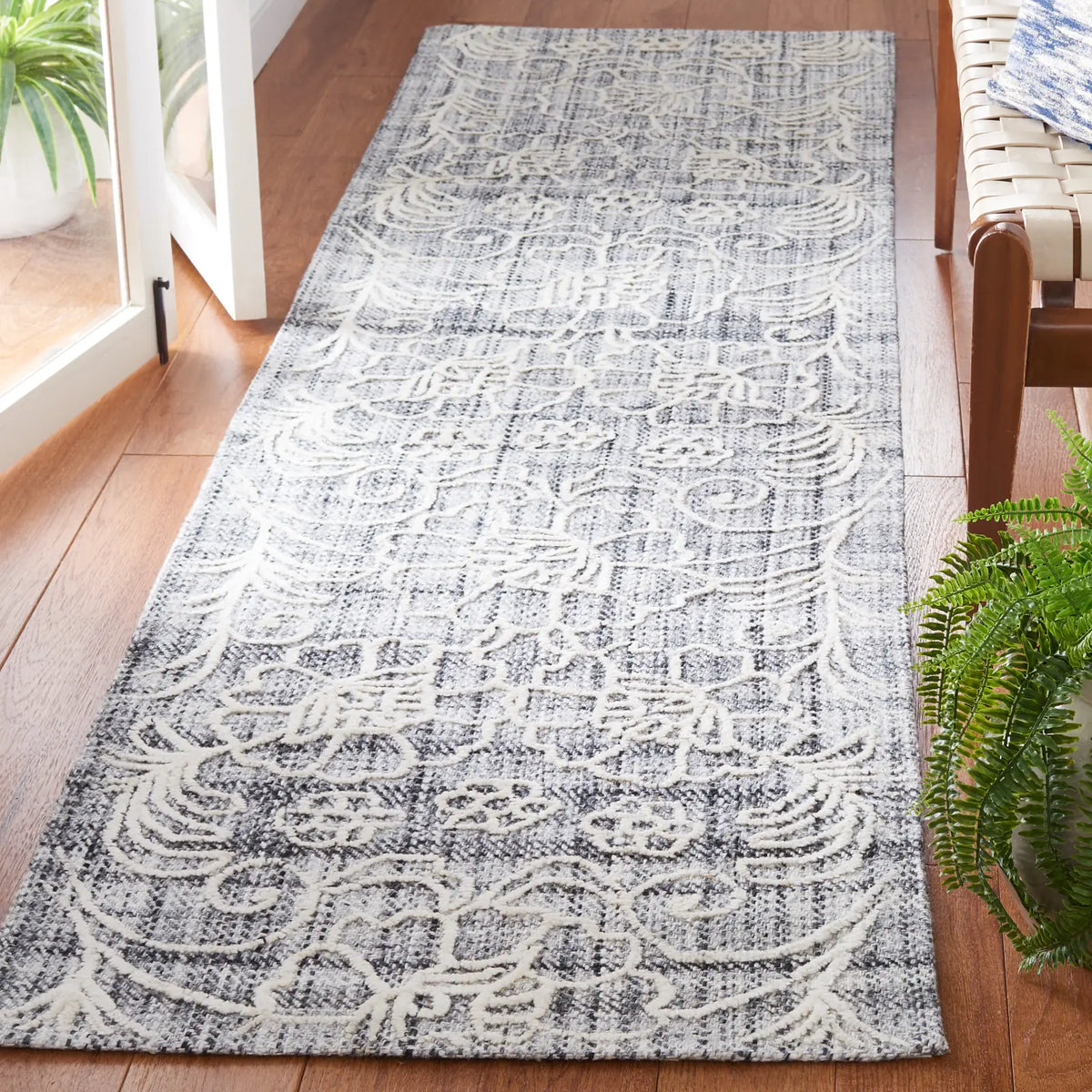 Safavieh Marbella 2'-3" x 9'-0" Rug in Dark Grey / Ivory