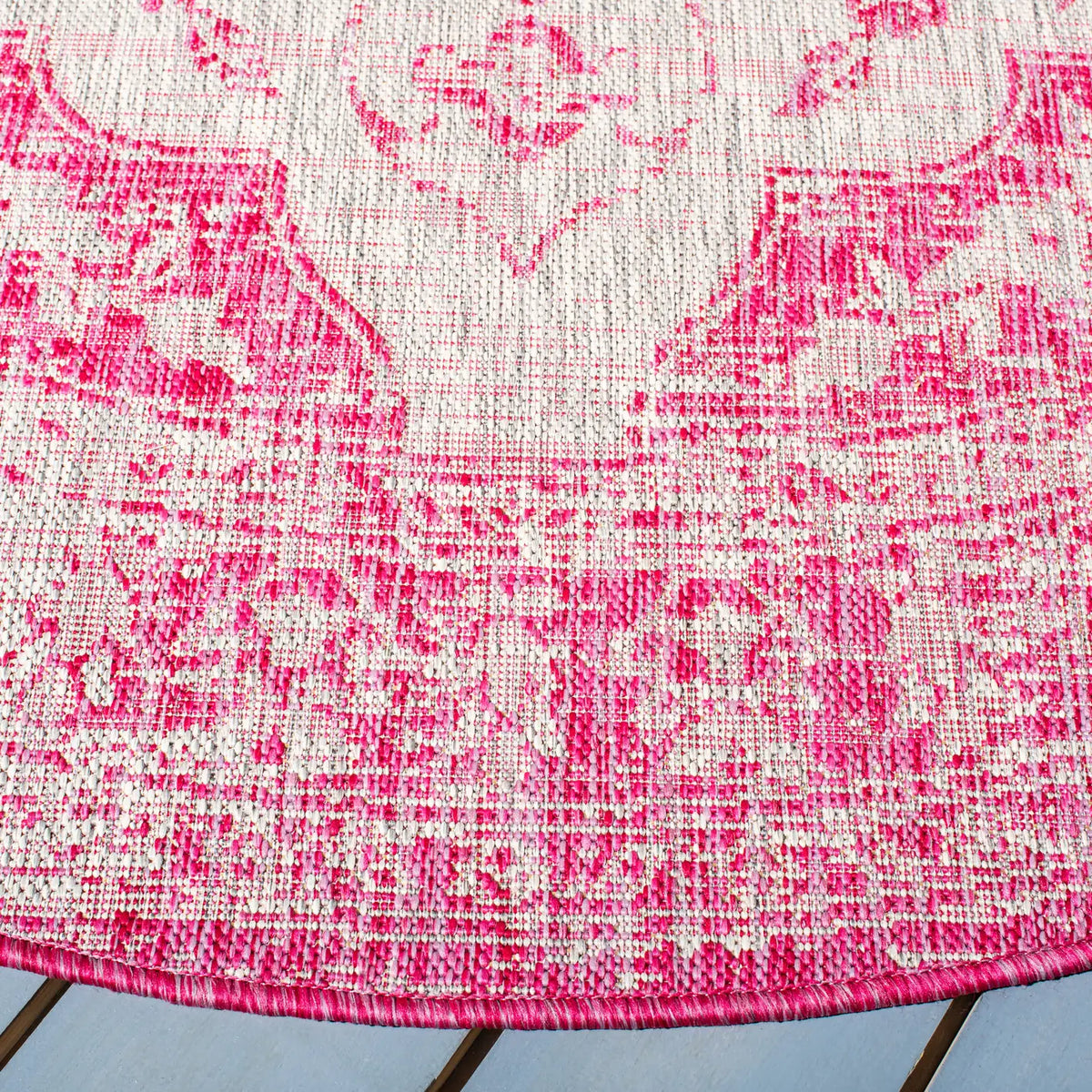 Safavieh Courtyard 6'-7" x 6'-7" Rug in Fuchsia / Grey