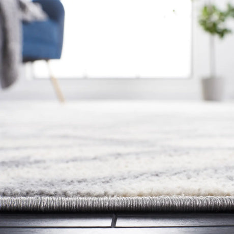 Safavieh Jasper 100 4'-0" x 6'-0" Rug in Grey / Ivory