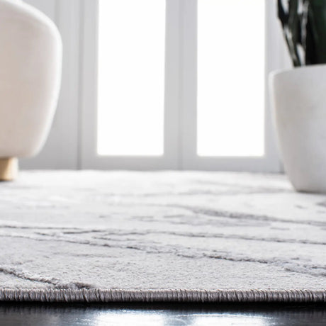 Safavieh Amelia 4'-5" x 6'-5" Rug in Grey / Gold