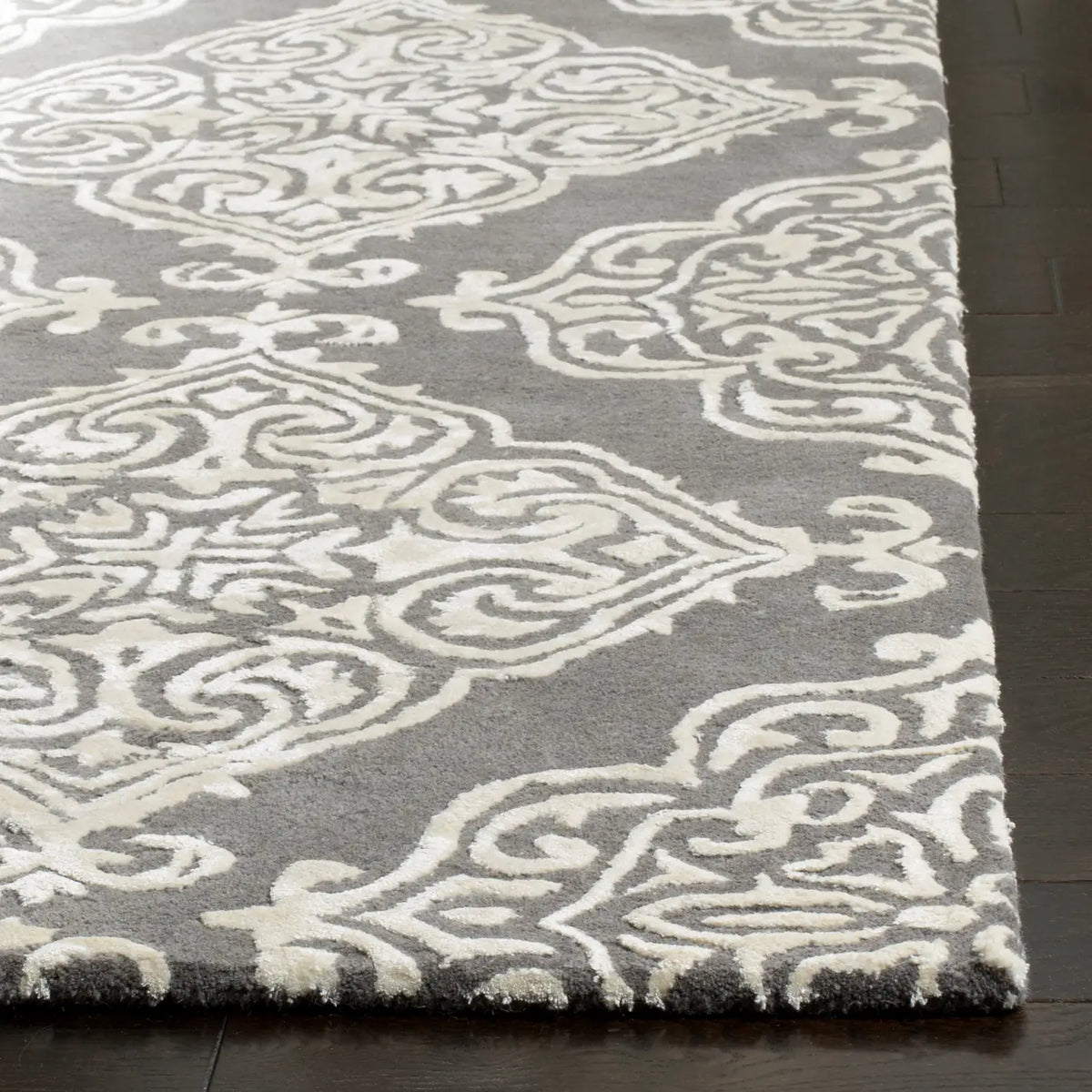 Safavieh Glamour 5'-0" x 8'-0" Rug in Dark Grey / Ivory