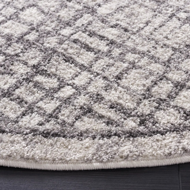 Safavieh Adirondack 6'-0" x 6'-0" Rug in Silver / Ivory