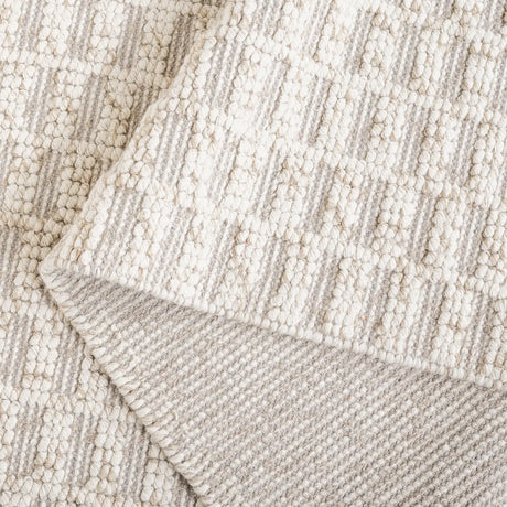 Safavieh Natura 4'-0" x 6'-0" Rug in Brown / Ivory