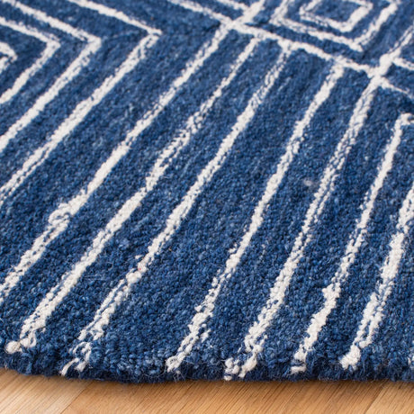 Safavieh Micro-Loop 5'-0" x 5'-0" Rug in Navy / Ivory
