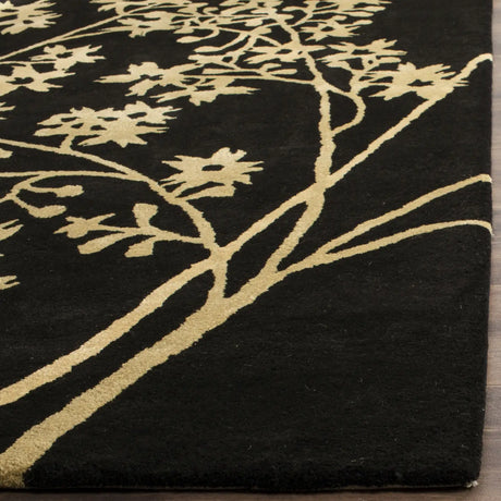 Safavieh Soho 5'-0" x 8'-0" Rug in Black / Lime