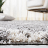 Safavieh Venus Shag 500 4'-0" x 6'-0" Rug in Grey / Ivory
