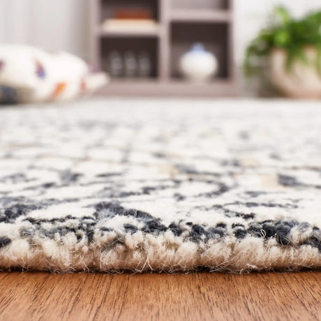 Safavieh Abstract 4'-0" x 6'-0" Rug in Ivory / Navy